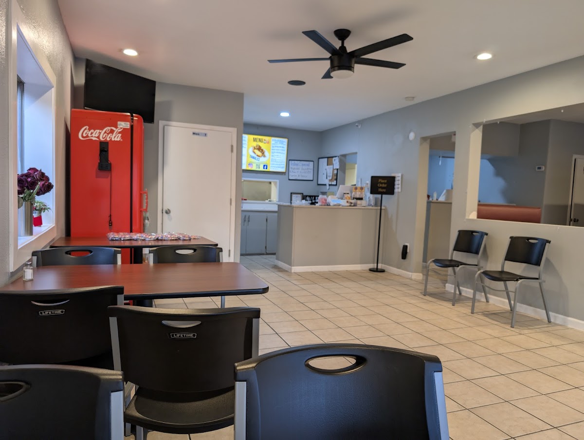 5 Rosas Salvadorean & Mexican Food